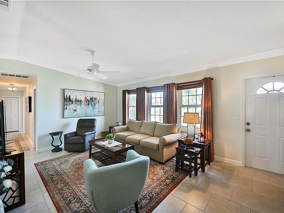 4th image of 3011 SW 6th Pl