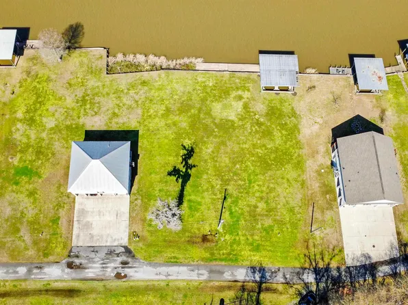 17705 Cove Ln, Port Vincent, LA 70726