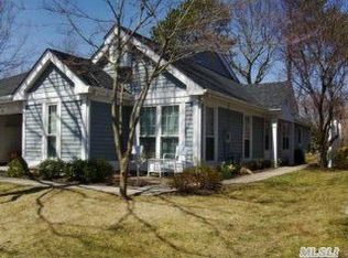 20 Milleridge Ct, Ridge, NY 11961