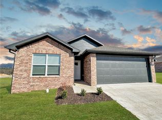 3769 Pinecrest St, Springdale, AR 72764