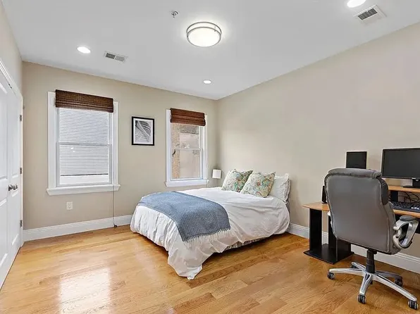 2410 Summit Avenue image 1 of 1