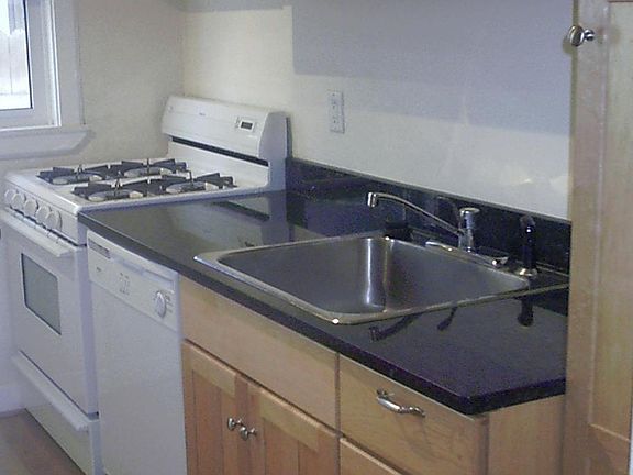 3rd image of 325 Hermosa Dr NE