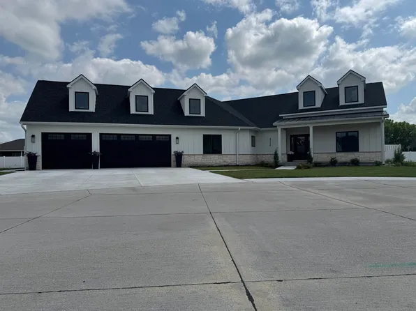4310 Bretwood Cir, North Platte, NE 69101