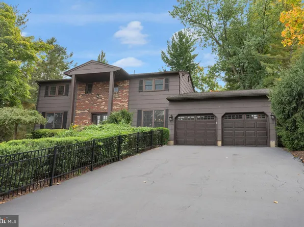 19 Windybush Way, Ewing, NJ 08560