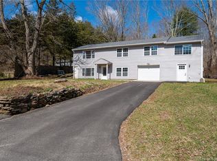 292 Pond Hill Rd, Moosup, CT 06354
