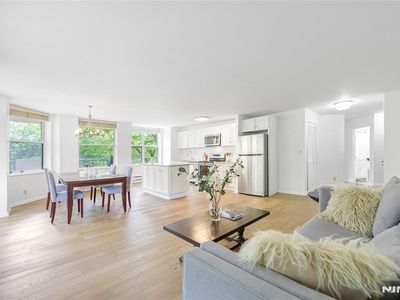 100 Grand Cove Way APT 2D, Edgewater, NJ, 07020