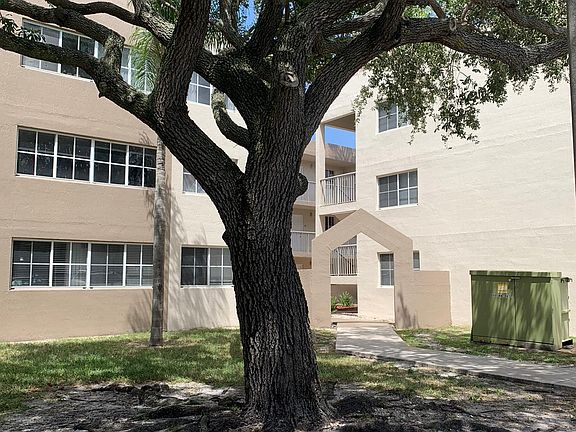 4th image of 6065 NW 186th St Floor 33015