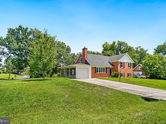 2nd image of 500 Derrydown Ln