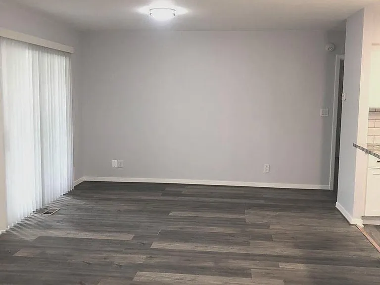 29 Stonehenge Cir #1 — Photo 6
