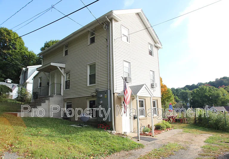 14 Edgewood Rd #1 — Photo 1
