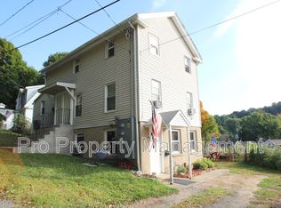 14 Edgewood Rd #1, Oakville, CT 06779