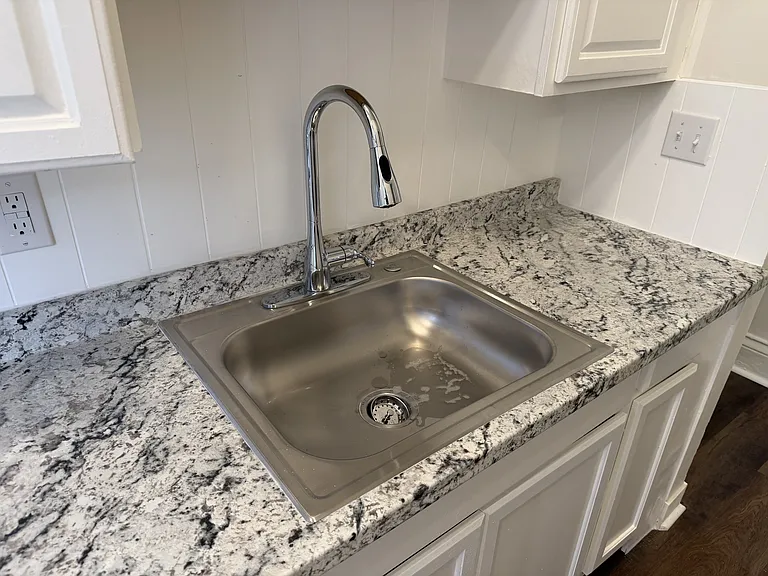 147 Locust St #1 — Photo 6