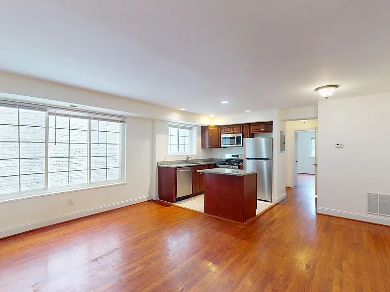 1316 Spring Road NW — Photo 5