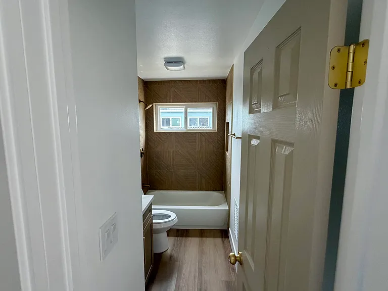 1038 Oaklawn Ave — Photo 9