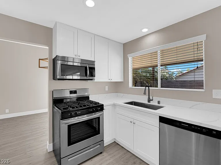 7727 Scoby Ct — Photo 24