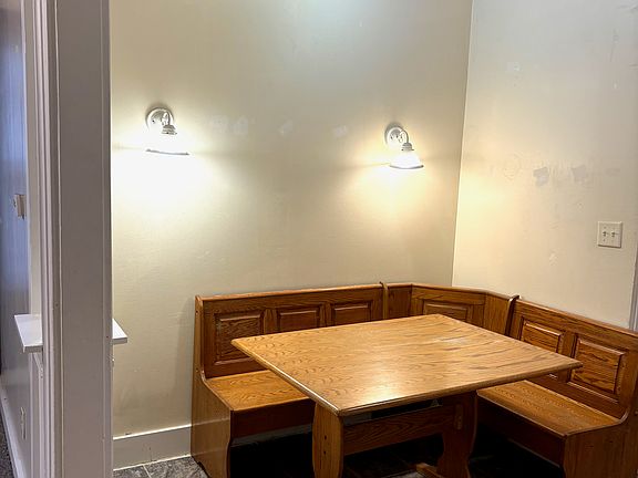 5th image of 510 2nd Ave NE #4