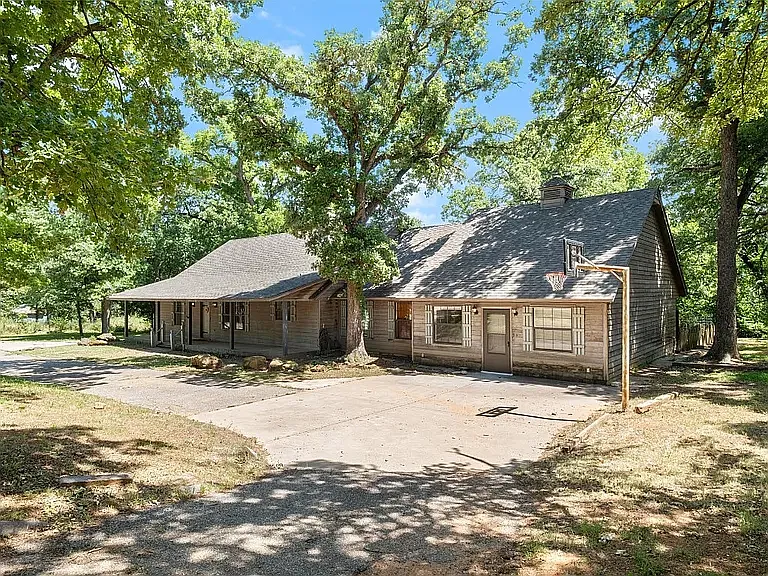1600 E Covell Rd — Photo 1
