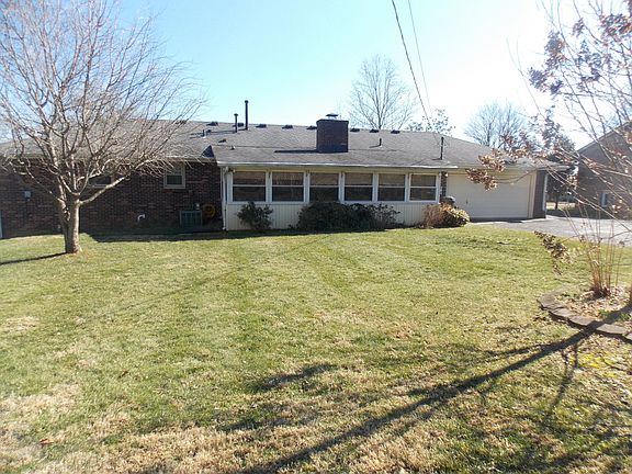 4th image of 190 Cypress Dr