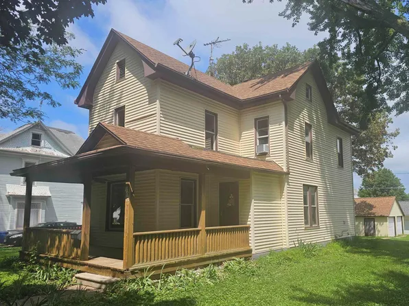 707 Park St, Reinbeck, IA 50669