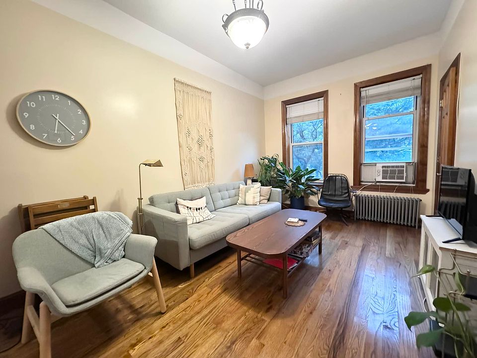 1st image of 497 Park Pl APT 2