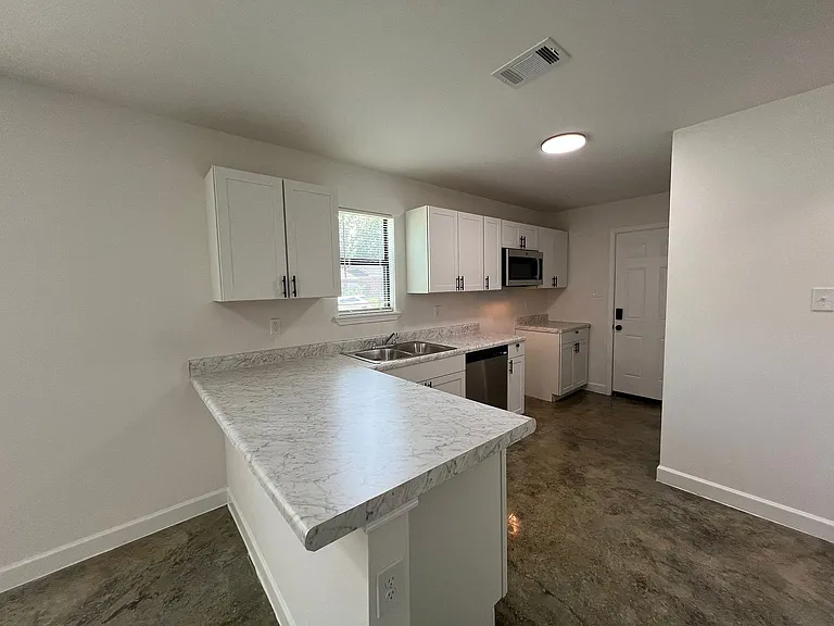 3701 Glenburee Cv — Photo 9