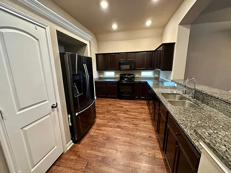 2709 Keathley Dr — Photo 6