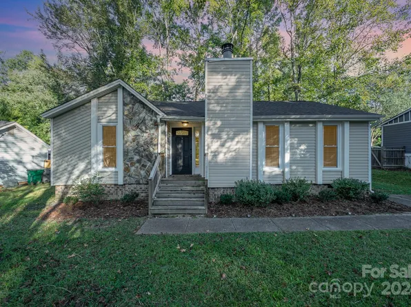 8301 Gera Emma Dr, Charlotte, NC 28215