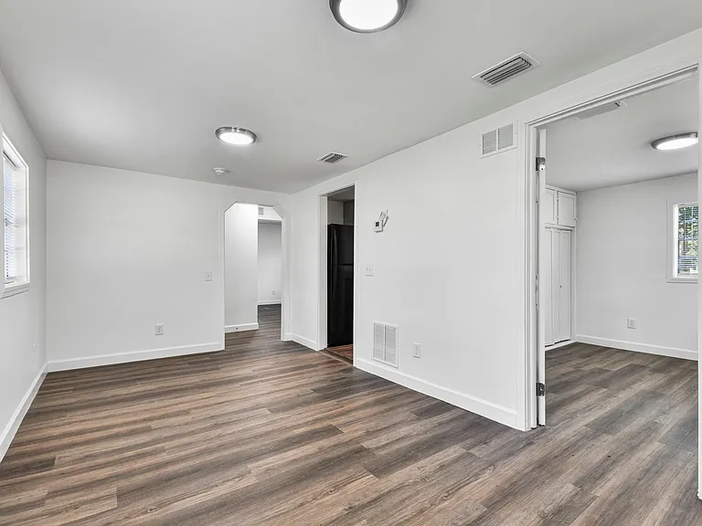 136 McCallman Rd — Photo 9