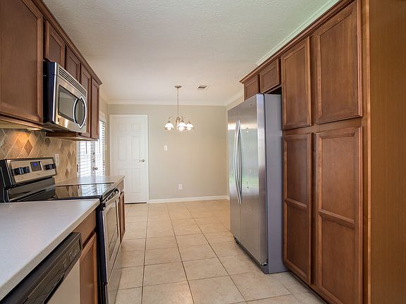 5th image of 3209 Beaver Glen Dr