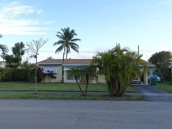 4th image of 10010 Bahia Dr