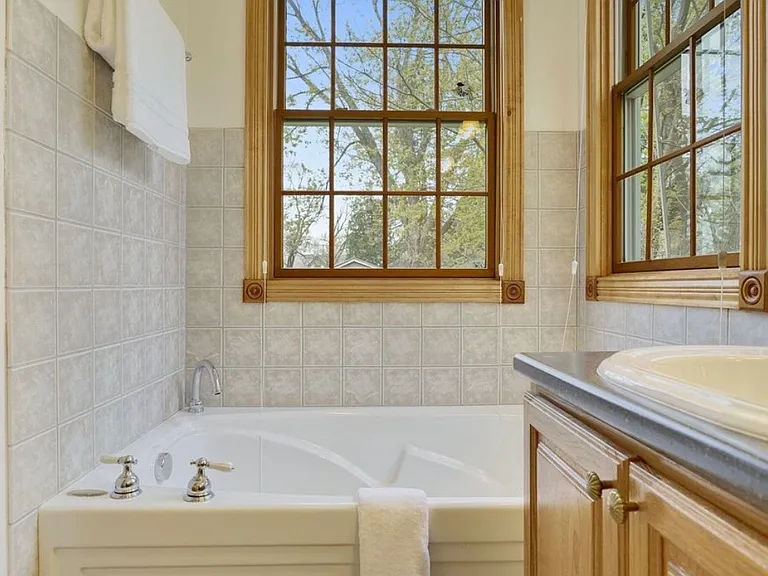 115 S Chicago St — Photo 13