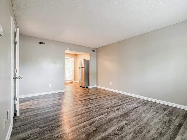 633 Chappell Dr — Photo 10