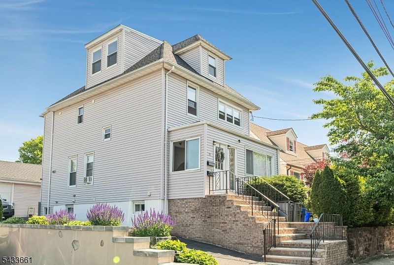 1st image of 50 Chestnut St