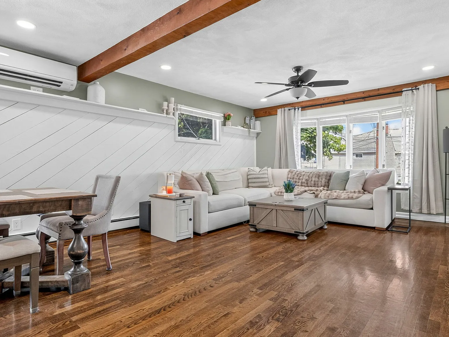 2 bed, 1.5 bath, 1153 sqft, $2,600 — Photo 2