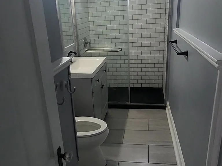 1256 Eastwood Ave — Photo 7