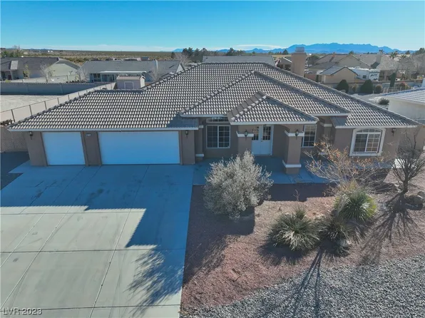 6711 Longmeadow Dr, Pahrump, NV 89061