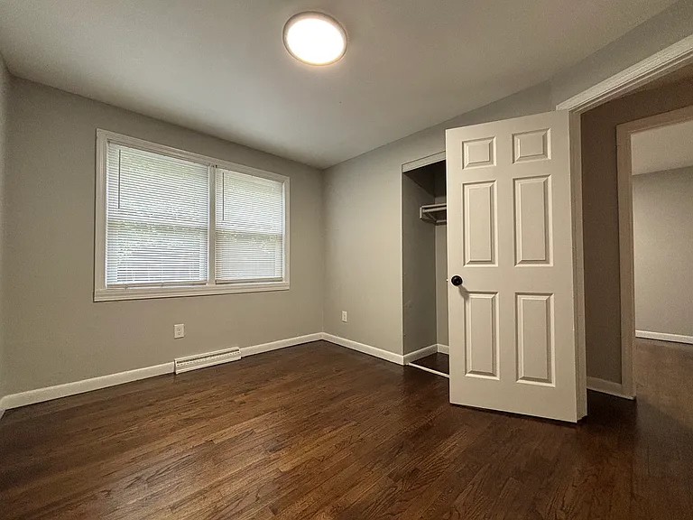 210 Burwell St #5 — Photo 8
