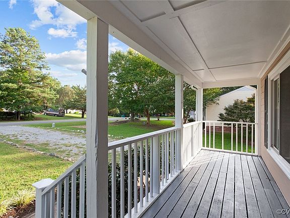 3rd image of 7218 Snaffle Ln