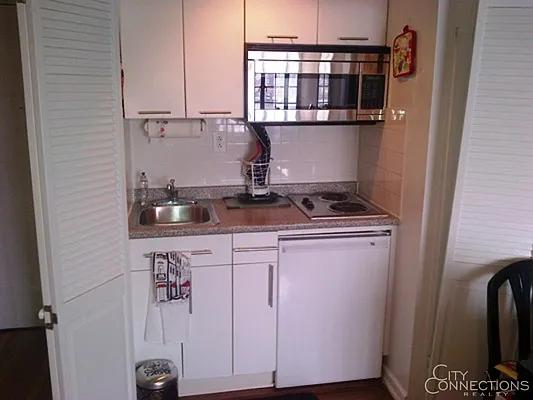 Rented by City Connections Realty | media 9