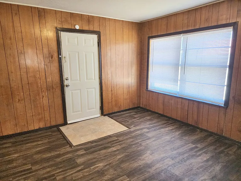 1234 N Abilene Ave — Photo 7