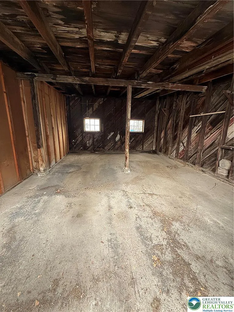 Studio, 875 sqft, $250 — Photo 3