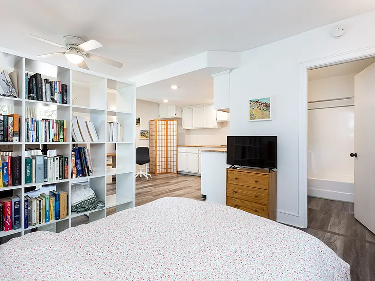 3820 Merivale Ave — Photo 34