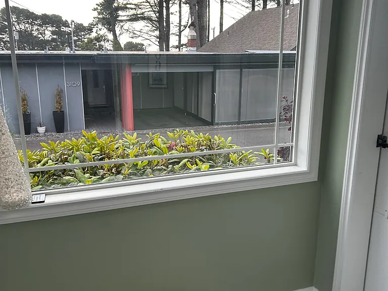 3106 NW Neptune Ave — Photo 5