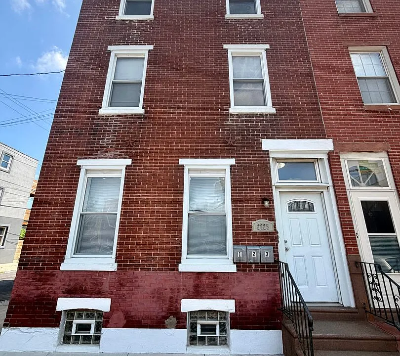 2725 E Lehigh Ave #3