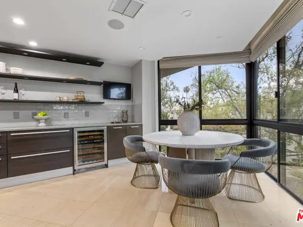 300 N Swall Dr Unit 305, Beverly Hills, CA 90211