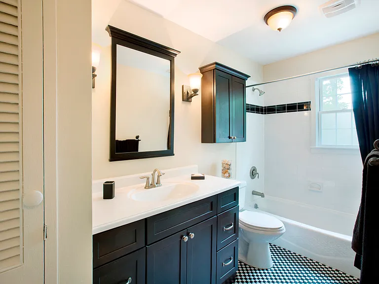 Rivercrest Apartments — Photo 5
