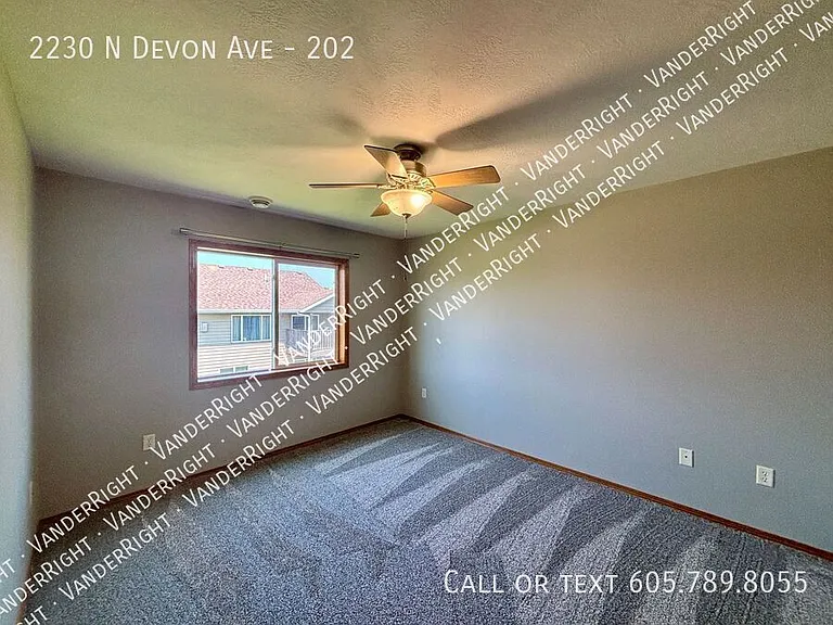 2230 N Devon Ave #202 — Photo 7