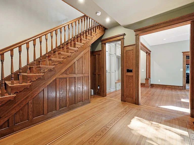 922 E Capitol St NE — Photo 8