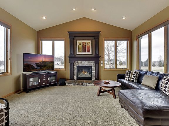 4th image of 852 159th Ave NE