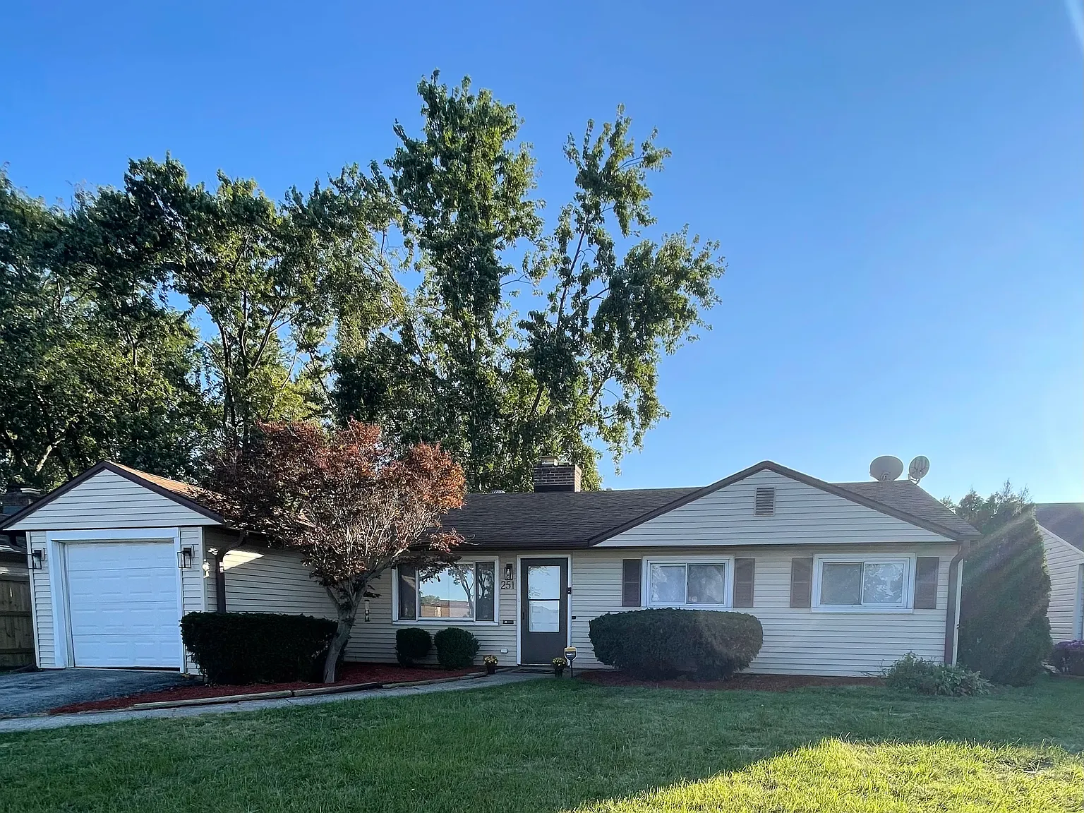 251 Sauk Trl — Photo 1